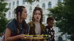Samsung “thao túng tâm lý” người dùng trong TVC quảng bá cho Z Flip4