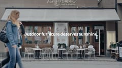 IKEA: Biến chiếc gương thành billboard giúp gom nắng về cho người dân Thuỵ Điển