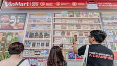 Quảng cáo tại nhà chờ xe buýt của Vinmart Scan&Go