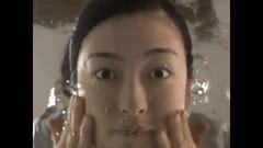 TVC Carre de Chocolate: Woman Sets Record for Not-Blinking!
